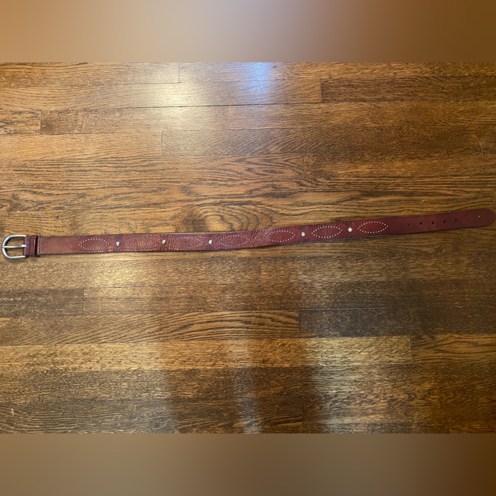 Vintage Fossil Leather burgundy belt with silver studs!Size M